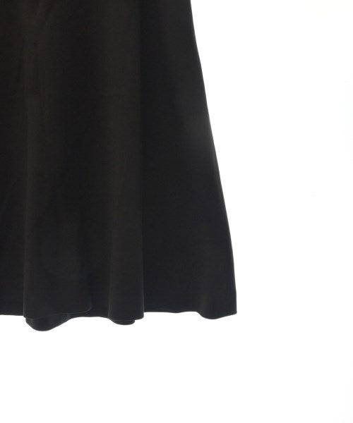 DRESSTERIOR กระโปรงยาวถึงเข่า