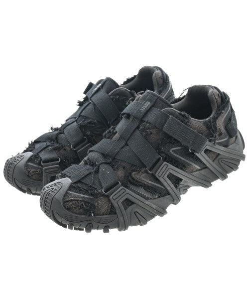 DIESEL รองเท้าผ้าใบ