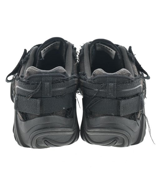 DIESEL รองเท้าผ้าใบ