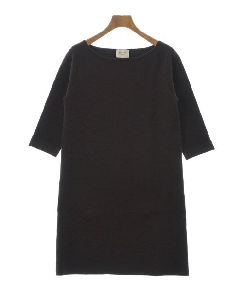 Rouge vif ชุดเดรส