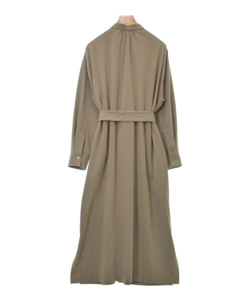 Rouge vif เดรสที่เป็นเสื้อเชิ้ตตัวยาว