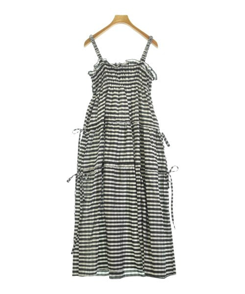 ROSE BUD ชุดเดรส