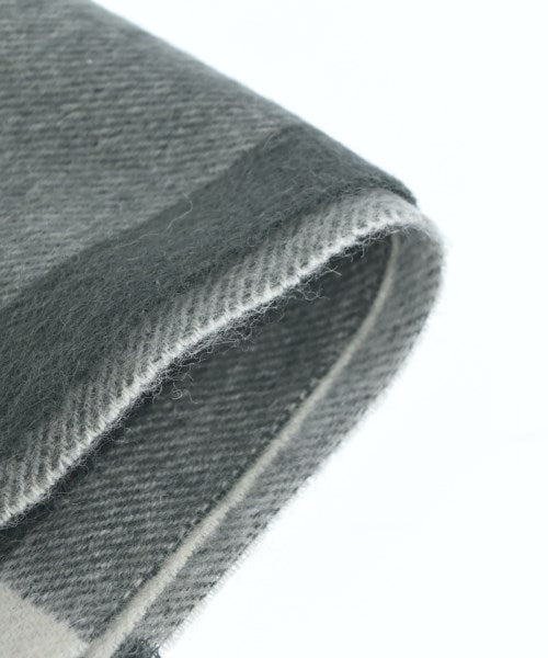 UNTITLED ผ้าพันคอกันหนาว