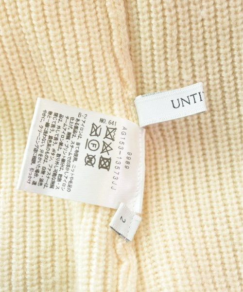 UNTITLED เสื้อกันหนาว