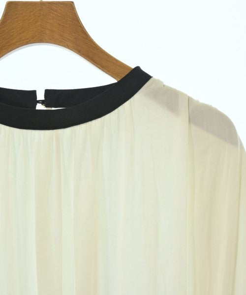 UNTITLED เสื้อสตรี