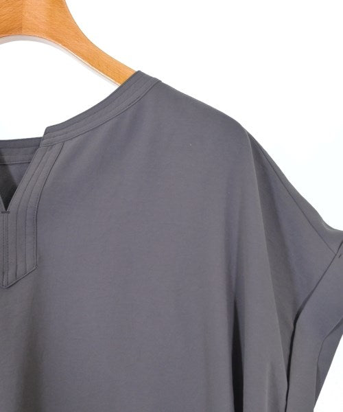 UNTITLED เสื้อสตรี