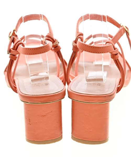 SLY รองเท้าแตะ