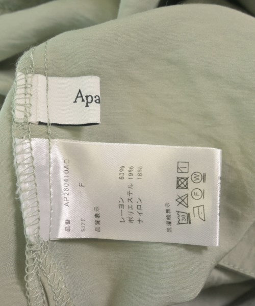 apart by lowrys เสื้อลำลอง