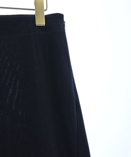 ADORE กระโปรงยาวถึงเข่า