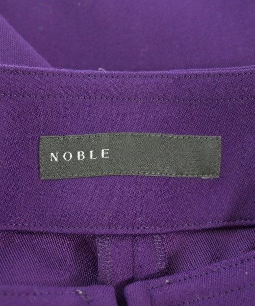 NOBLE กระโปรงยาวถึงเข่า