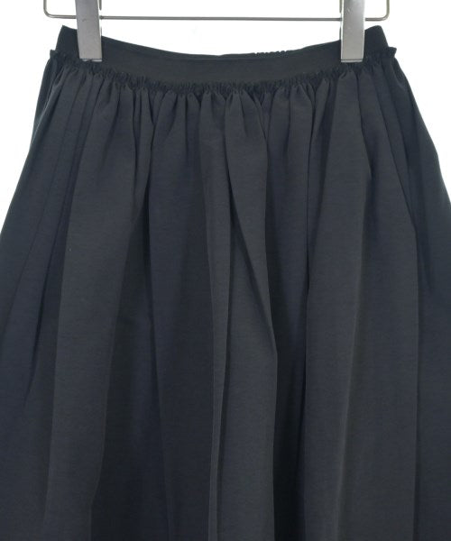 Dahl'ia กระโปรงยาวถึงเข่า