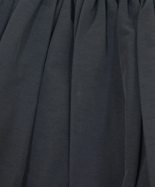 Dahl'ia กระโปรงยาวถึงเข่า