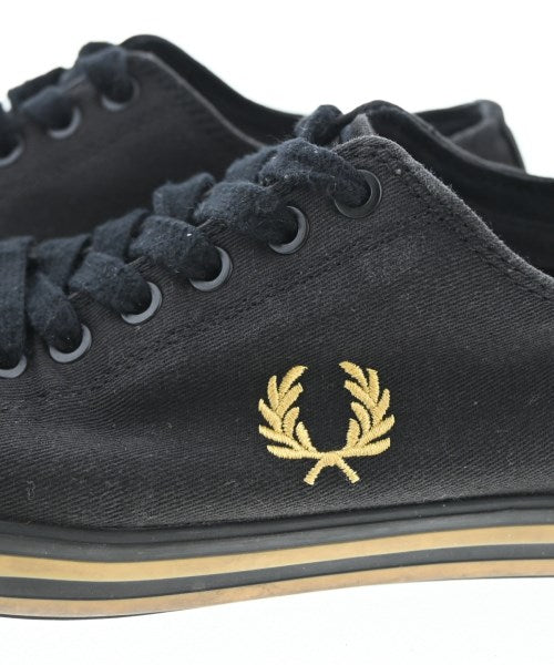 FRED PERRY รองเท้าผ้าใบ