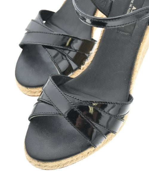 A.P.C. รองเท้าแตะ