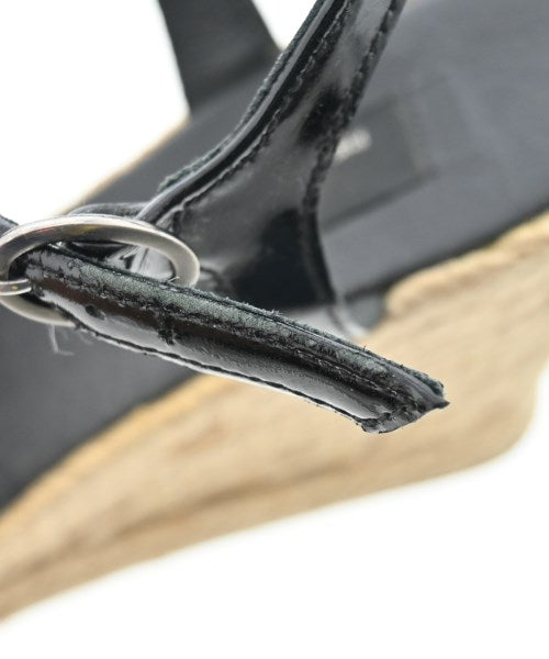 A.P.C. รองเท้าแตะ