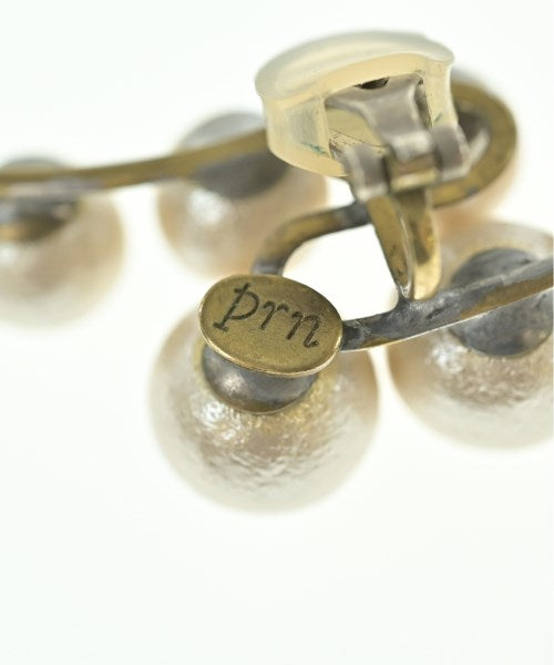 petite robe noire ต่างหู