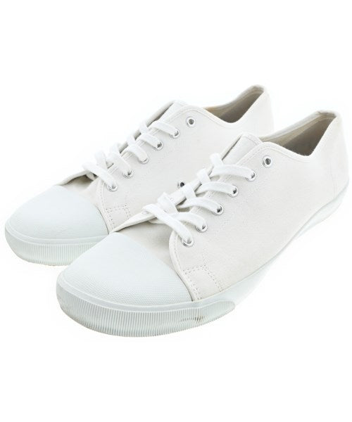 MHL. รองเท้าผ้าใบ