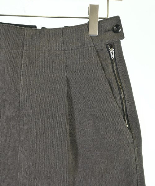 MHL. กระโปรงยาวถึงเข่า