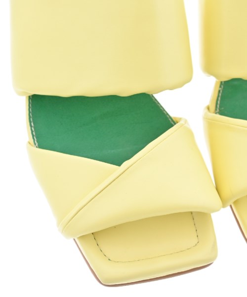 soffitto รองเท้าแตะ