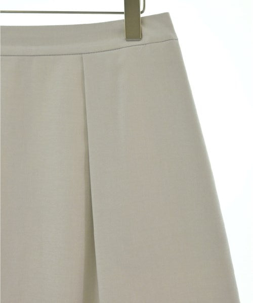 Reflect กระโปรงยาวถึงเข่า