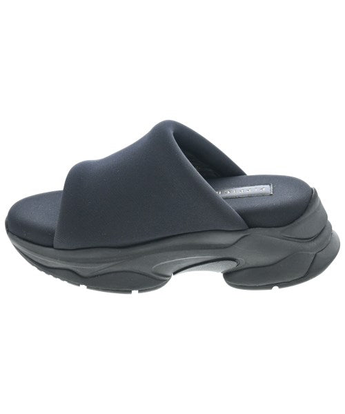 Pippichic รองเท้าแตะ