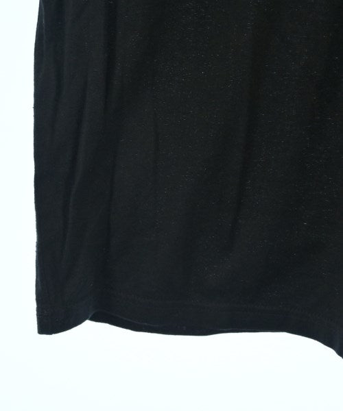 Agnes b. เสื้อลำลอง