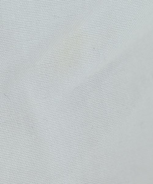 Agnes b. เสื้อลำลอง