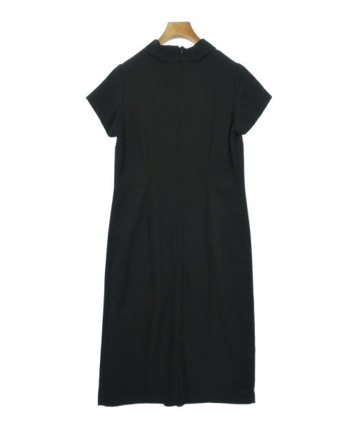 Agnes b. ชุดเดรส