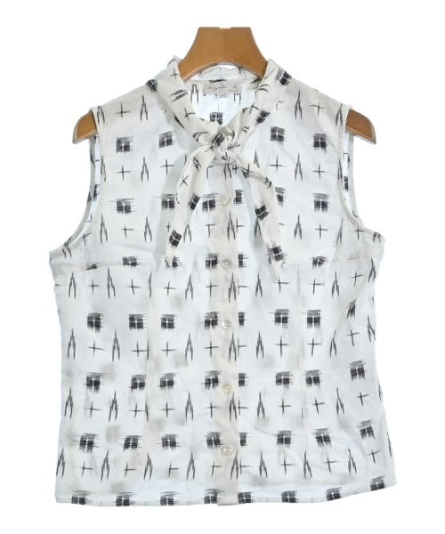 Agnes b. เสื้อลำลอง