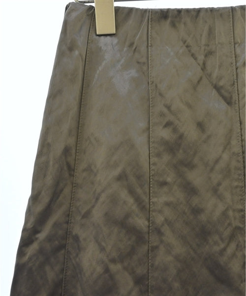 Mila Owen กระโปรงยาวถึงเข่า