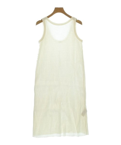 Mila Owen ชุดเดรส