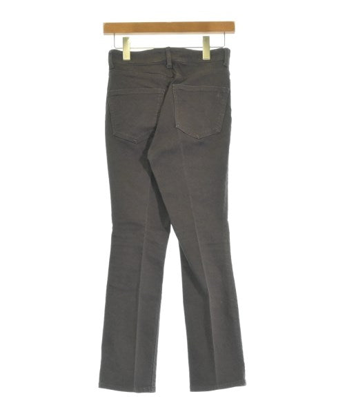 Mila Owen ยีนส์