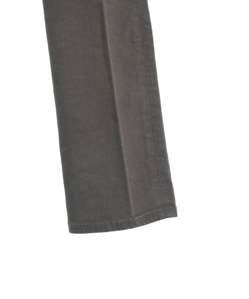 Mila Owen ยีนส์