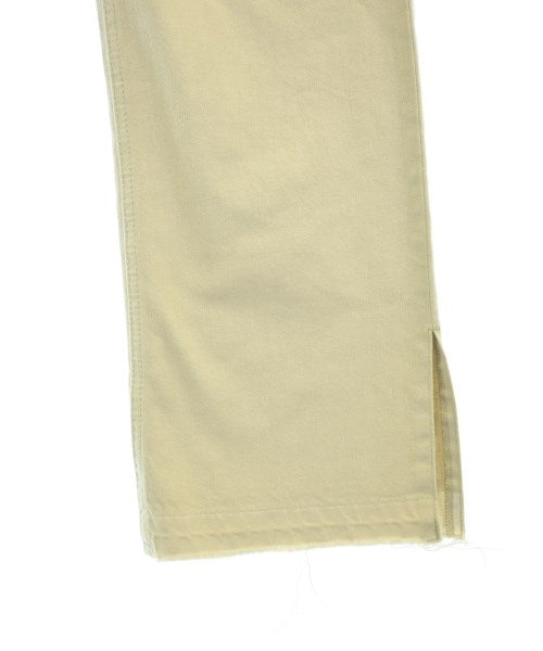 Mila Owen ยีนส์