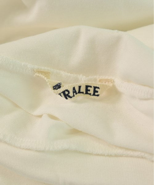 AURALEE เสื้อยืด/เสื้อท็อปส์