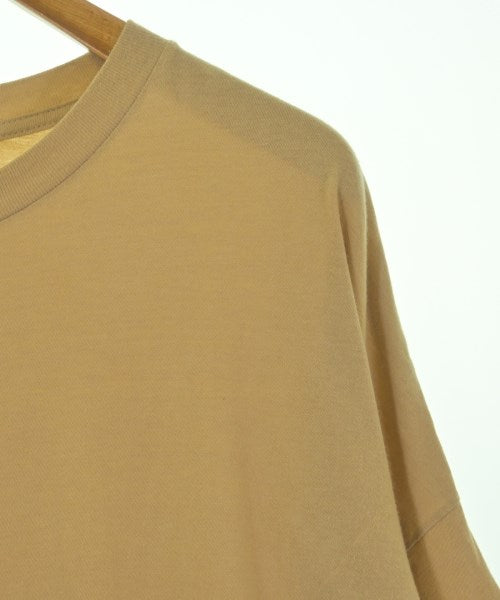 AURALEE เสื้อยืด/เสื้อท็อปส์