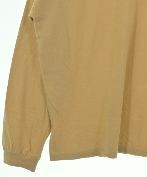 AURALEE เสื้อยืด/เสื้อท็อปส์