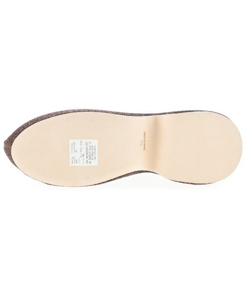 Chika Kisada รองเท้าแตะ