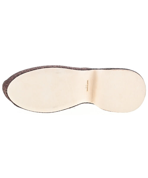 Chika Kisada รองเท้าแตะ