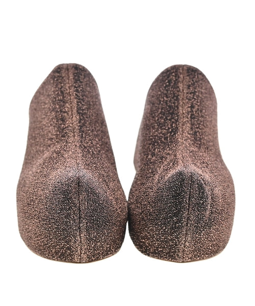 Chika Kisada รองเท้าแตะ