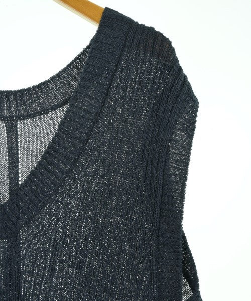 Gabardine K.T เสื้อแขนกุด