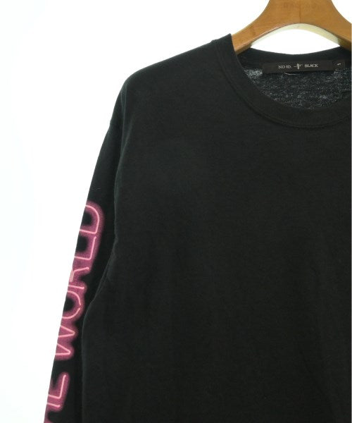 NO ID. เสื้อยืด/เสื้อท็อปส์