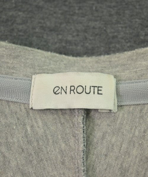 EN ROUTE เสื้อยืด/เสื้อท็อปส์