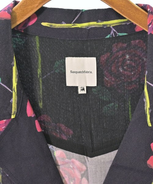 Sasquatchfabrix. เสื้อลำลอง