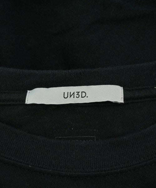 UN3D. เสื้อยืด/เสื้อท็อปส์