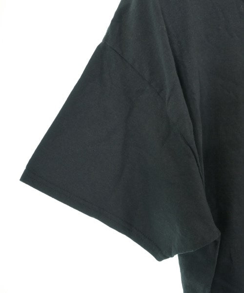 UN3D. เสื้อยืด/เสื้อท็อปส์