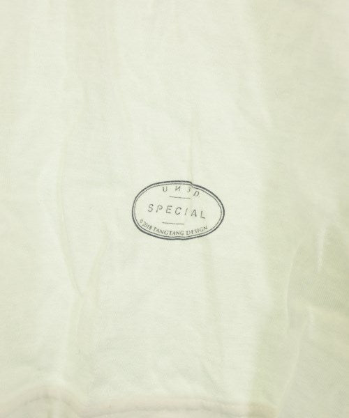 UN3D. เสื้อยืด/เสื้อท็อปส์