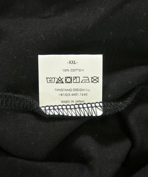 UN3D. เสื้อยืด/เสื้อท็อปส์