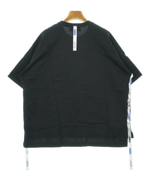 UN3D. เสื้อยืด/เสื้อท็อปส์