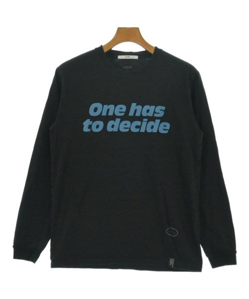 UN3D. เสื้อยืด/เสื้อท็อปส์